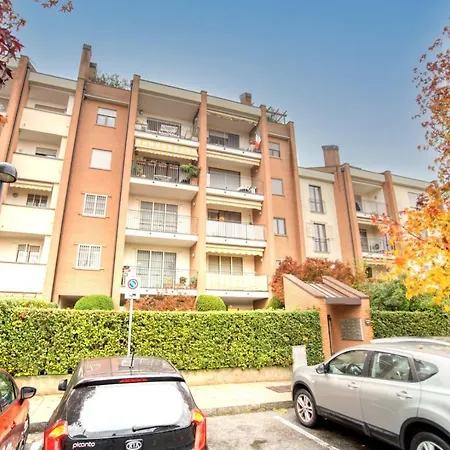 Апартаменты Caseospitali - Casa Emilia Trilocale Di Charm Con Balcone Чернуско-суль-Навильо